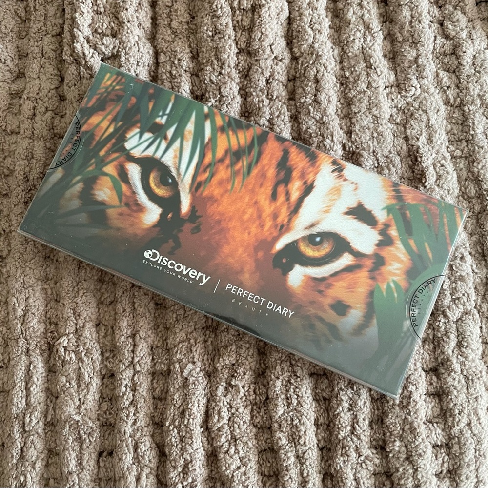 PERFECT DIARY DISCOVERY EXPLORER EYESHADOW PALETTE